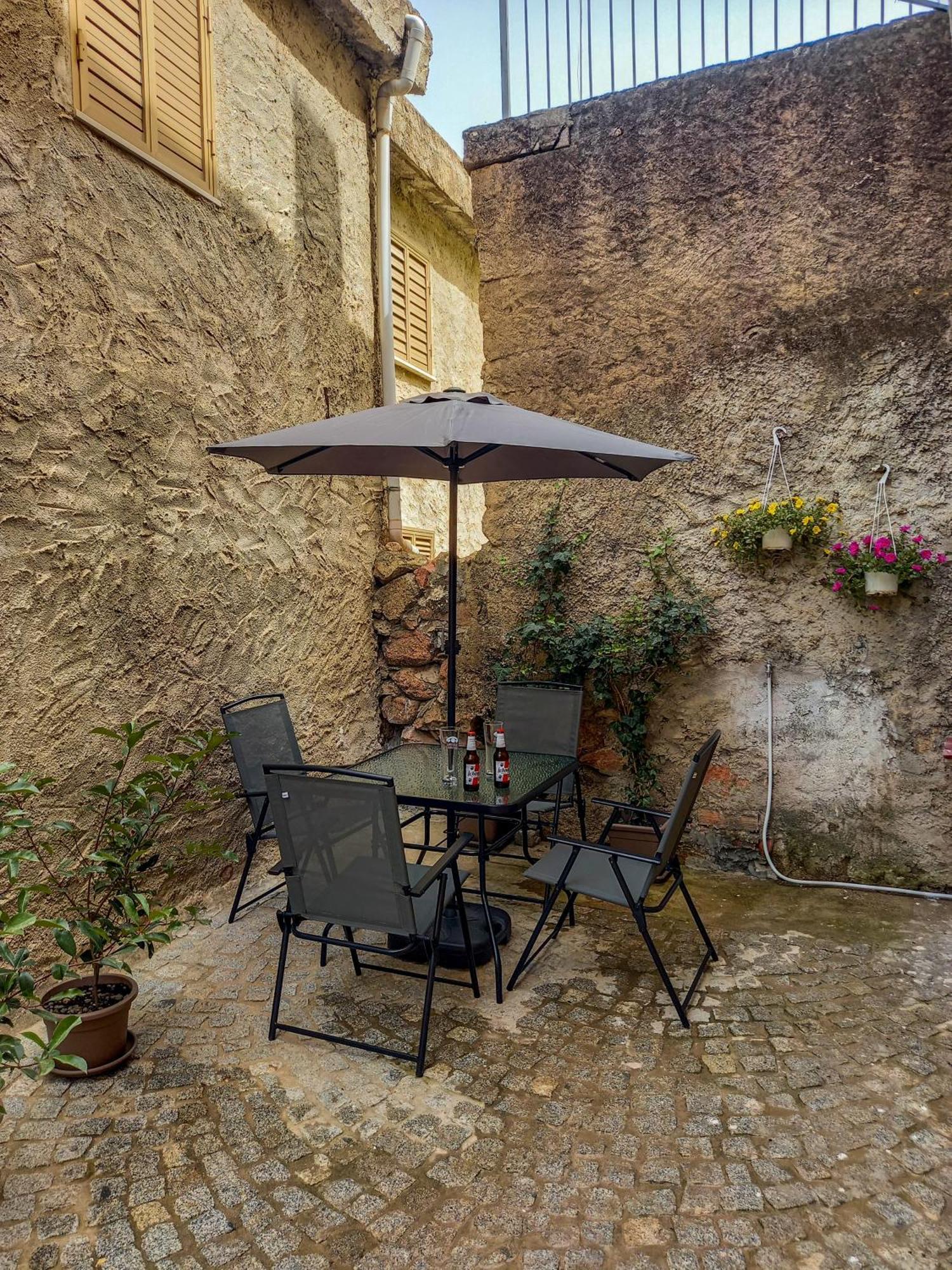 'Al Vico Dante' Apartment Loceri Exterior photo